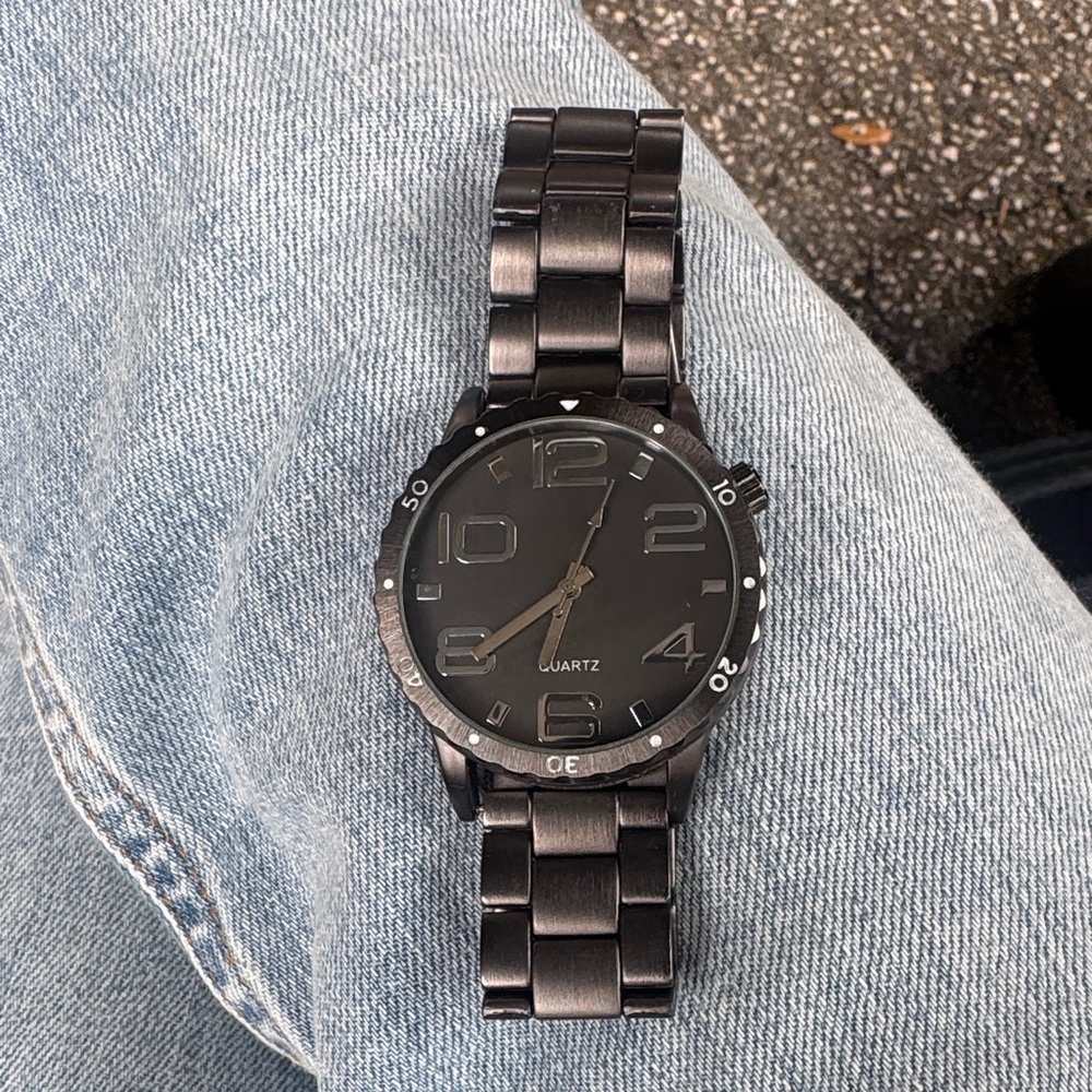 Sleek Black Quartz Watch
